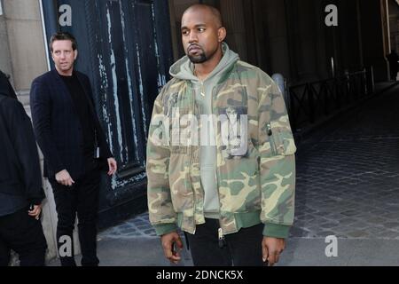 Kanye West arriving for the Dries van Noten Fall-Winter 2015/2016 Ready-to-Wear collection show held at Hotel de Ville in Paris, France on March 04, 2015. Kanye is wearing a jacket by Raf Simons. Photo by Aurore Marechal/ABACAPRESS.COM Stockfoto
