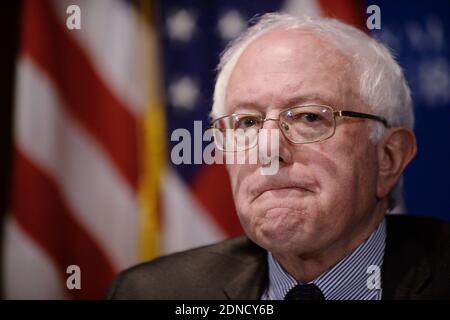 Am 9. März 2015 spricht Senator Bernie Sanders aus Vermont bei einem Mittagessen im National Press Club in Washington, DC, USA. Sanders, eine unabhängige WHO, die mit Demokraten auswechselt, erwägt, für die demokratische Nominierung 2016 als liberale Alternative zu Hillary Clinton zu kandidieren, wobei der Schwerpunkt auf Einkommensungleichheit und Klimawandel liegt. Foto von Olivier Douliery/ABACAPRESS.COM Stockfoto