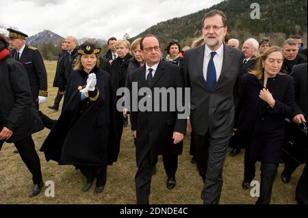 (L-R) die Präfektin der Alpes de Haute-Provence Patricia Willaert, Bundeskanzlerin Angela Merkel, der französische Präsident Francois Hollande und der spanische Premierminister Mariano Rajoy kommen am 25. März 2015 in Seyne-les-Alpes, Frankreich, an. Merkel, Hollande, Kraft und Rajoy werden den Unfallort am 24. März 2015, an dem eine A320 von Germanwings abgestürzt ist, inspizieren. Foto von Lilian Auffret/Pool/ABACAPRESS.COM Stockfoto