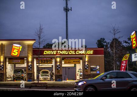 Augusta, Ga USA - 12 17 20: Take 5 Drive thrue oil change at night Stock Photo