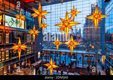 Weihnachtsschmuck In New York Time Warner Center Manhattan New York City Stockfoto