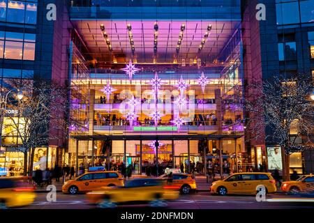 Weihnachtsschmuck In New York Time Warner Center Manhattan New York City Stockfoto