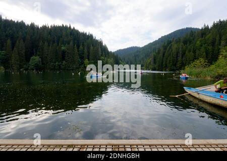 Rosu Lacul (Roter See) in Rumänien Stockfoto