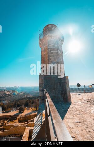 Der Turm über dem Grab des Propheten Samuel in Jerusalem, Israel Stockfoto