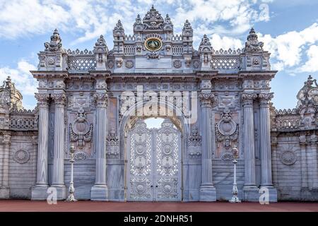 Eingang zum dolmabahce Palast Stockfoto