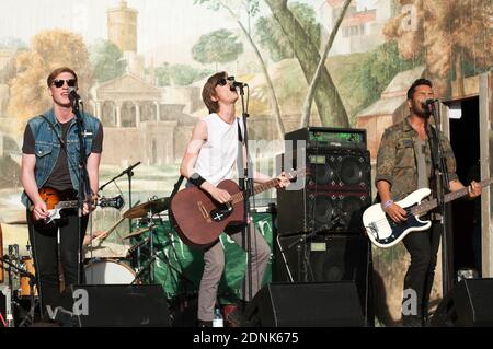 Cornish Punk-Folk Band, The Crowns Auftritt auf dem Larmer Tree Festival, Großbritannien Stockfoto