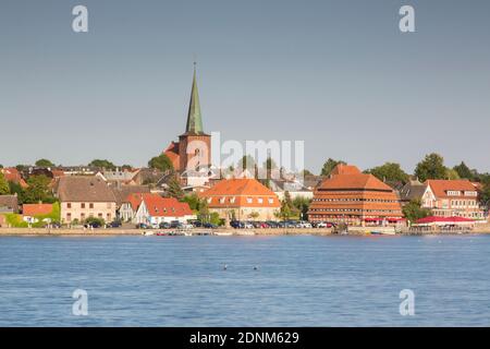 Blick über den Neustädter Binnenwasser See nach Neustadt in Holstein, Schleswig-Holstein, Deutschland Stockfoto