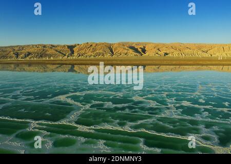 Erkundung der Klippe Jade See Stockfoto