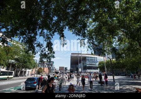 Lille (Nordfrankreich): Atmosphäre im Stadtquartier „Euralille“, Avenue Le Corbusier Stockfoto