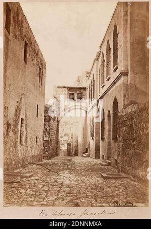 Félix Bonfils, Jerusalem. Arc de l'Ecce Homo (Palestine), albumin paper, black and white positive process, image size: height: 23.00 cm; width: 16.30 cm, inscribed: in-copied left margin of the image: Bonfils; in-copied right lower margin of the image: 94. Jérusalem. Arc de l'Ecce Homo (Palestine); handwritten under the image: Via dolorosa Jerusalem; in lead lower left corner of the image carrier: 265; in lead upper left corner: 52, travel photography, hist. Building, locality, street Stock Photo