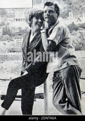 Filmstill von Joan O'Brien (1936-) und Kenneth More (1914-1982) aus 'We joined the Navy'. Stockfoto