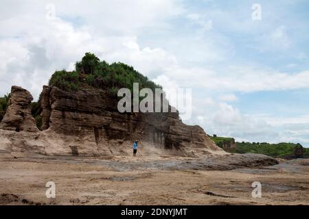 Klayar Beach ist eines der touristischen Ziele in Pacitan Bezirk, Ost-Java. Stockfoto