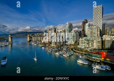 Marina, Burrard Bridge, False Creek, West End, Vancouver, British Columbia, Kanada Stockfoto