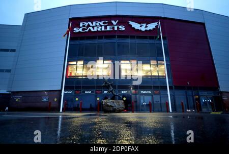 Ein allgemeiner Blick auf das Stadion vor dem Champions-Cup-Spiel im Parc y Scarlets wird abgefordert. Stockfoto