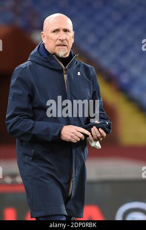 Genua, Italien. Dezember 2020. Genua, Italien, Luigi Ferraris Stadion, 16. Dezember 2020, Rolando Maran (Genua), Cheftrainer während Genua CFC vs AC Mailand - Italienische Fußball Serie A Spiel Kredit: Danilo Vigo/LPS/ZUMA Wire/Alamy Live News Stockfoto