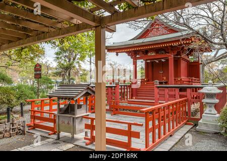 Hataage Benzaiten Shrine am Tsurugaoka Hachimangu Shrine, Kamakura, Japan Stockfoto