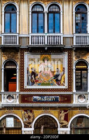 Die Fassade Des Palazzo Salviati Am Canale Grande, Venedig, Italien. Stockfoto