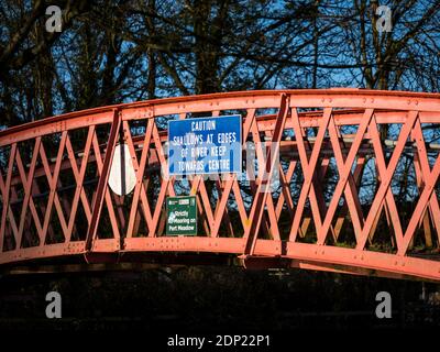 Red Footbridge, Port Meadow, Themse, Thames Path, Oxford, Oxfordshire, England, Großbritannien, GB. Stockfoto