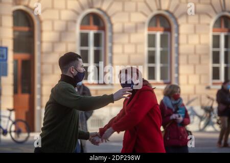 Heute sind Nova Gorica und Gorizia zur Kulturhauptstadt Europas geworden. Zum Ersten Mal Wurden Zwei Städte, Die Gemeinsame Grenze Teilen, In Einem Gemeinsamen Ziel Vereint. Es hat Stockfoto