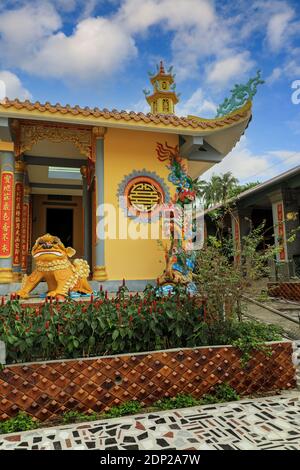 Fabelwesen in Sung Hung Pagode (Sung Hung Co TU), Tran Hung Dao Straße, Duong Dong Stadt, Phu Quoc Bezirk, Kien Giang Provinz, Vietnam, Asien Stockfoto