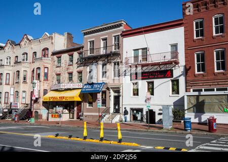 Ethnische Vielfalt in der H Street NW, Chinatown Street Scene, Thai, Chinese und Japanese Restaurants, Washington DC, USA Stockfoto