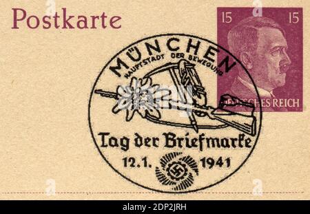 DEUTSCHLAND - UM 1941: Briefmarke gedruckt in Deutschland, zeigt das Porträt von Adolf Hitler - einem deutschen Politiker, Führer von Deutschland und der Nazi-Partei, um 1941 Stockfoto