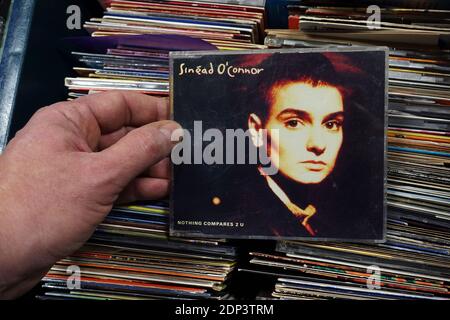 CD Single: Sinéad O'Connor - nichts vergleicht 2 U Stockfoto