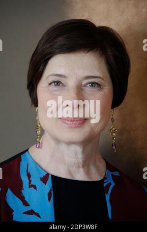 Die italienische Schauspielerin Isabella Rossellini nimmt am 14. Mai 2015 an den Kering Talks "Women in Motion" im Rahmen der 68. Filmfestspiele von Cannes im Hotel Martinez in Cannes Teil. Foto von Alban Wyters/ABACAPRESS.COM Stockfoto