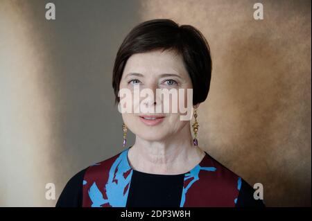 Die italienische Schauspielerin Isabella Rossellini nimmt am 14. Mai 2015 an den Kering Talks "Women in Motion" im Rahmen der 68. Filmfestspiele von Cannes im Hotel Martinez in Cannes Teil. Foto von Alban Wyters/ABACAPRESS.COM Stockfoto