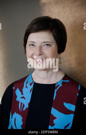 Die italienische Schauspielerin Isabella Rossellini nimmt am 14. Mai 2015 an den Kering Talks "Women in Motion" im Rahmen der 68. Filmfestspiele von Cannes im Hotel Martinez in Cannes Teil. Foto von Alban Wyters/ABACAPRESS.COM Stockfoto