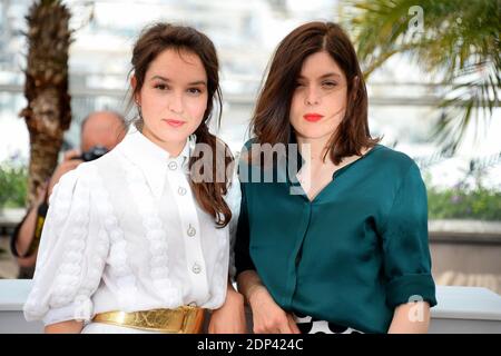 Valerie Donzelli und Anais Demoustier posieren bei der Fotoserie für den Film Marguerite und Julien im Rahmen der 68. Filmfestspiele von Cannes am 19. Mai 2015 in Cannes, Frankreich. Foto von Nicolas Briquet/ABACAPRESS.COM Stockfoto