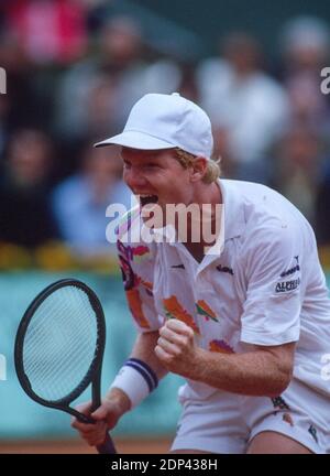 Jim Courier Gewinner der French Tennis Open der USA gegen Andre Agassi im Roland-Garros Stadion, Paris, Frankreich am 27. Mai 1991. Foto von Henri Szwarc/ABACAPRESS.COM Stockfoto