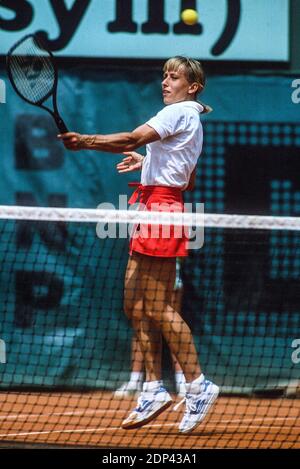 Die amerikanische Martina Navratilova Gewinnerin der French Tennis Open gegen die US-Amerikanerin Andrea Jaeger im Roland-Garros Stadion, Paris, Frankreich am 24. Mai 1982. Foto von Henri Szwarc/ABACAPRESS.COM Stockfoto