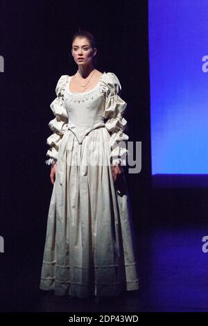 Clara Huet sur scene lors d'une representation de la piece Cyrano De Bergerac ecrite par Edmond Rostand et mise en scene par Henri Lazarini au Theatre 14 a Paris, France, le 20 Mai 2015. Photo by Audrey Poree/ ABACAPRESS.COM Stock Photo