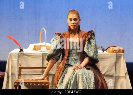 Clara Huet sur scene lors d'une representation de la piece Cyrano De Bergerac ecrite par Edmond Rostand et mise en scene par Henri Lazarini au Theatre 14 a Paris, France, le 20 Mai 2015. Photo by Audrey Poree/ ABACAPRESS.COM Stock Photo