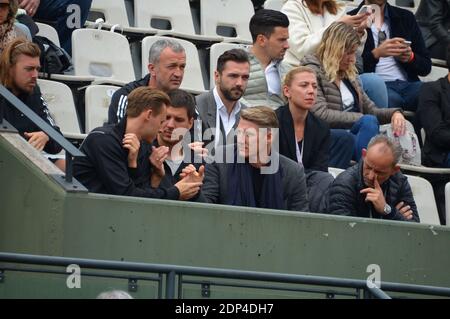 Bastian Schweinsteiger beim Spiel von Ana Ivanovic in Serbien während der 1/8 Runde der French Tennis Open 2015 im Stadion Roland-Garros, Paris, Frankreich am 31. Mai 2015. Foto von Henri Szwarc/ABACAPRESS.COM Stockfoto