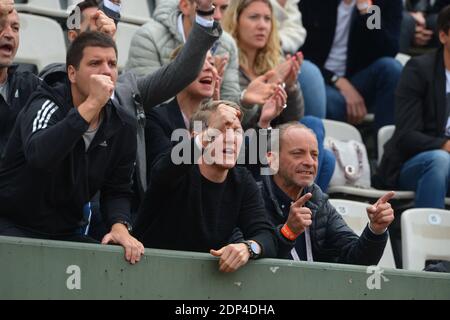 Bastian Schweinsteiger beim Spiel von Ana Ivanovic in Serbien während der 1/8 Runde der French Tennis Open 2015 im Stadion Roland-Garros, Paris, Frankreich am 31. Mai 2015. Foto von Henri Szwarc/ABACAPRESS.COM Stockfoto