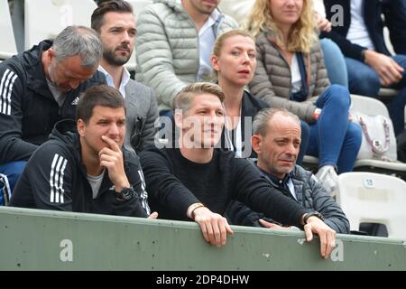 Bastian Schweinsteiger beim Spiel von Ana Ivanovic in Serbien während der 1/8 Runde der French Tennis Open 2015 im Stadion Roland-Garros, Paris, Frankreich am 31. Mai 2015. Foto von Henri Szwarc/ABACAPRESS.COM Stockfoto