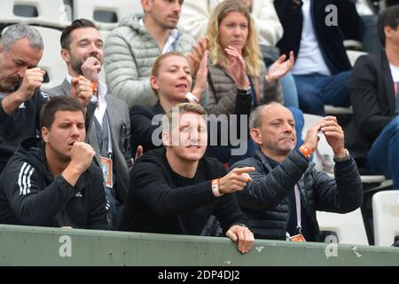 Bastian Schweinsteiger beim Spiel von Ana Ivanovic in Serbien während der 1/8 Runde der French Tennis Open 2015 im Stadion Roland-Garros, Paris, Frankreich am 31. Mai 2015. Foto von Henri Szwarc/ABACAPRESS.COM Stockfoto