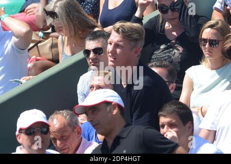 Bastian Schweinsteiger beim Finale 1/2 der French Tennis Open 2015 im Stadion Roland-Garros, Paris, Frankreich, am 4. Juni 2015, beobachtet Ana Ivanovic, die Verliererin der Serbin Ana Ivanovic. Foto von Henri Szwarc/ABACAPRESS.COMd Stockfoto