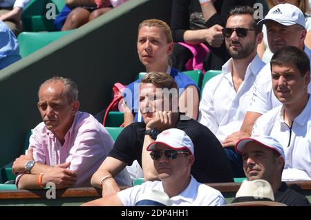 Bastian Schweinsteiger beim Finale 1/2 der French Tennis Open 2015 im Stadion Roland-Garros, Paris, Frankreich, am 4. Juni 2015, beobachtet Ana Ivanovic, die Verliererin der Serbin Ana Ivanovic. Foto von Henri Szwarc/ABACAPRESS.COMd Stockfoto