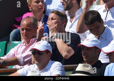 Bastian Schweinsteiger beim Finale 1/2 der French Tennis Open 2015 im Stadion Roland-Garros, Paris, Frankreich, am 4. Juni 2015, beobachtet Ana Ivanovic, die Verliererin der Serbin Ana Ivanovic. Foto von Henri Szwarc/ABACAPRESS.COMd Stockfoto