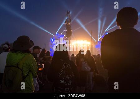 Heavy Metal Fans nehmen am 20. Juni 2015 am größten Hellfest Heavy Metal und Hard Rock Musikfestival in Clisson, in der Nähe von Nantes, Westfrankreich, Teil. Foto von Patrick Bernard-Fred Marie/ABACAPRESS.COM Stockfoto