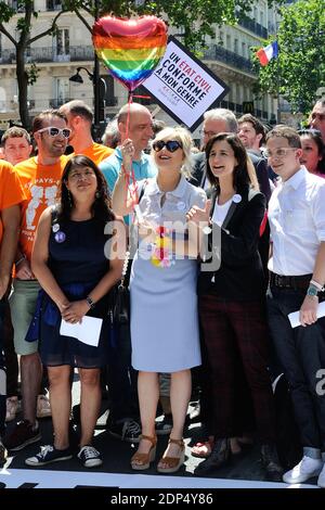 French humorist Berengere Krief attending the Paris Gay Pride 2015 (Marche des Fiertes) in Paris, France on June 27, 2015. Photo by Aurore Marechal/ABACAPRESS.COM Stockfoto