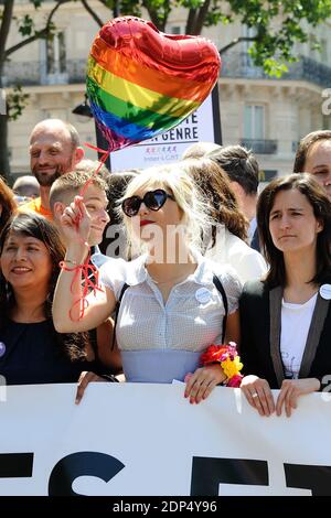 French humorist Berengere Krief attending the Paris Gay Pride 2015 (Marche des Fiertes) in Paris, France on June 27, 2015. Photo by Aurore Marechal/ABACAPRESS.COM Stockfoto