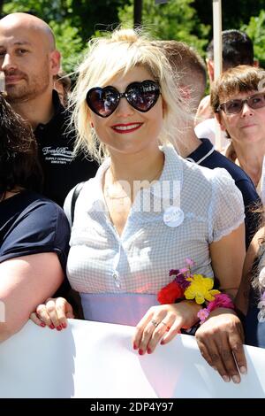 French humorist Berengere Krief attending the Paris Gay Pride 2015 (Marche des Fiertes) in Paris, France on June 27, 2015. Photo by Aurore Marechal/ABACAPRESS.COM Stockfoto