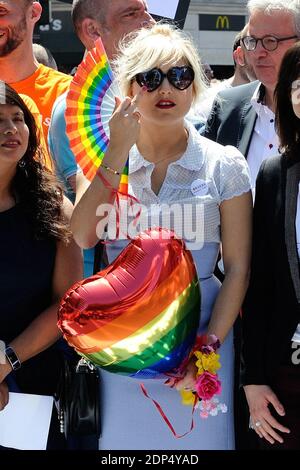 French humorist Berengere Krief attending the Paris Gay Pride 2015 (Marche des Fiertes) in Paris, France on June 27, 2015. Photo by Aurore Marechal/ABACAPRESS.COM Stockfoto