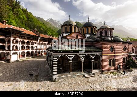 Rila Kloster, Kloster des Heiligen Ivan von Rila, Hof und Hauptkirche, Kyustendil Provinz, Bulgarien, Südosteuropa, Europa Stockfoto