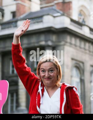 LUDOVINE DE LA ROCHREE PRESIDENTE DE LA 'MANIF POUR TOUS' - RASSEMBLEMENT 'LA MANIF POUR TOUS' CONTRE LA GPA (LA GESTATION POUR AUTRUI) DEVANT LE PALAIS DE JUSTICE DE PARIS. Foto von Nasser Berzane/ABACAPRESS.COM Stockfoto