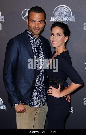 Tony Parker und seine Frau Axelle trennten sich nach 9 Jahren zusammen - Datei - Tony Parker und seine Frau Axelle Francine bei der Jurassic World Premiere am UGC Normandie in Paris, Frankreich am 29. Mai 2015. Foto von Aurore Marechal/ABACAPRESS.COM Stockfoto